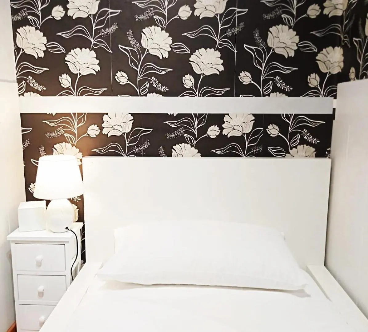 Casa de hóspedes Private Doble & Single Rooms In The City Center Metro L5 & L1 Mallorca Street Barcelona